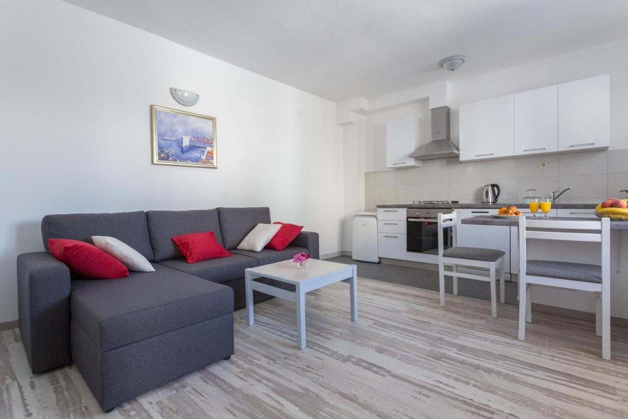 Apartments Oleander Sea View 챠브타트 외부 사진