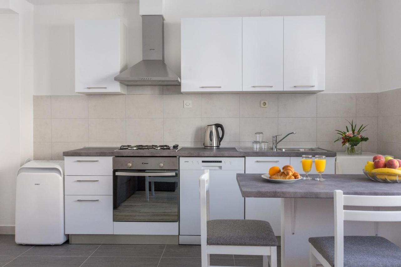 Apartments Oleander Sea View 챠브타트 외부 사진