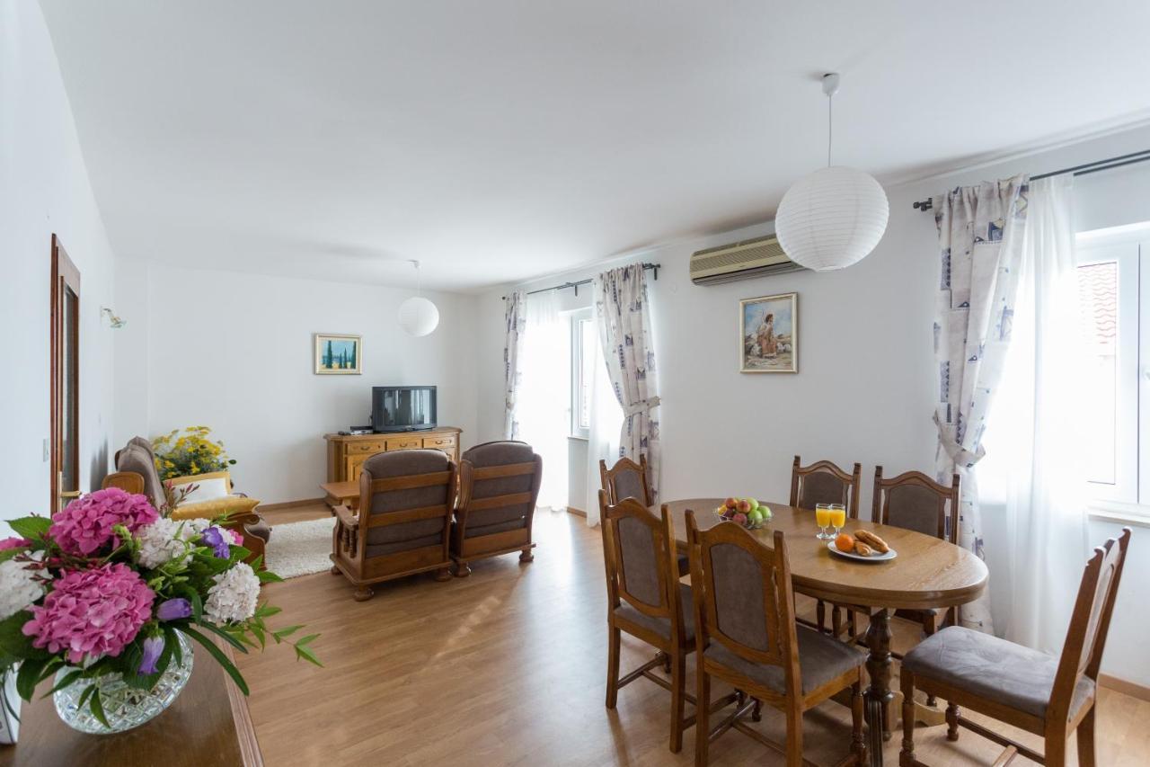 Apartments Oleander Sea View 챠브타트 외부 사진