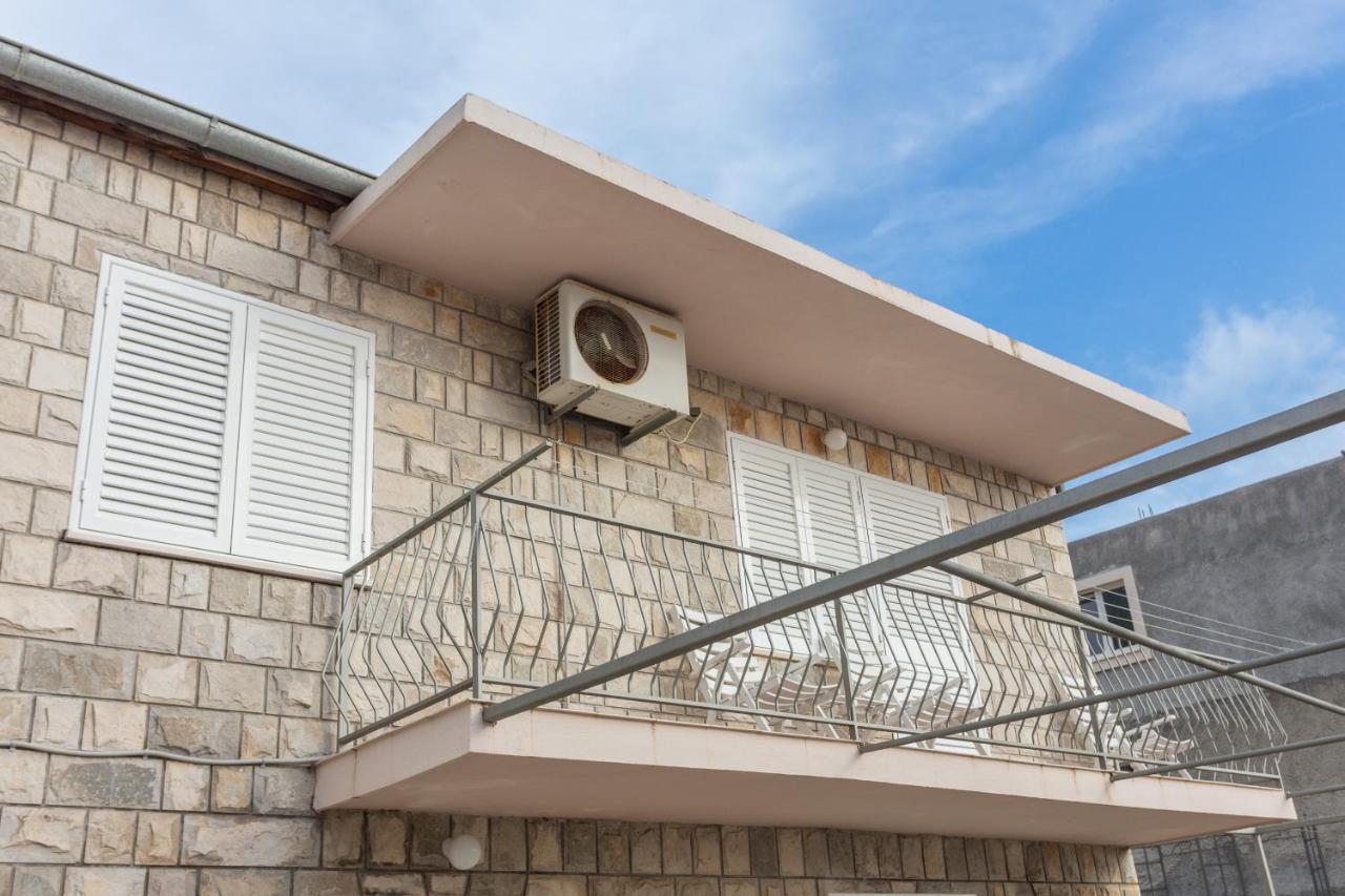 Apartments Oleander Sea View 챠브타트 외부 사진